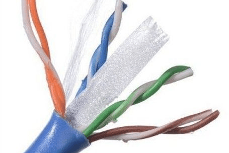 Bandejas y tendido de cableado en cuarto de datos
