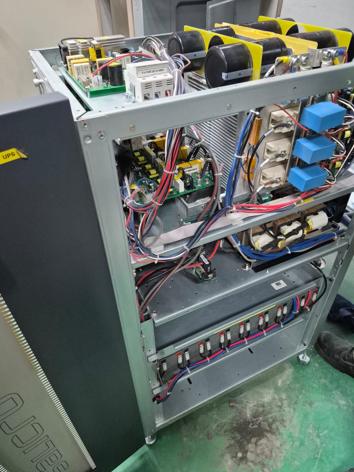 Mantenimiento y servicio técnico de sistemas UPS Salicru